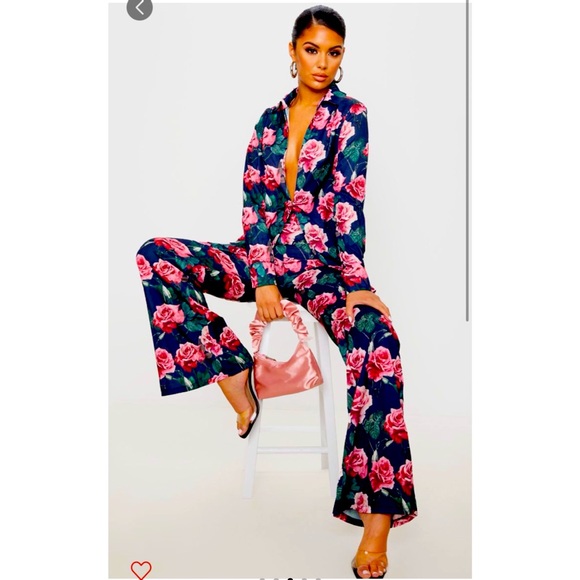 🚨SOLD🚨PrettyLittleThing Floral Navy Set - Picture 4 of 6